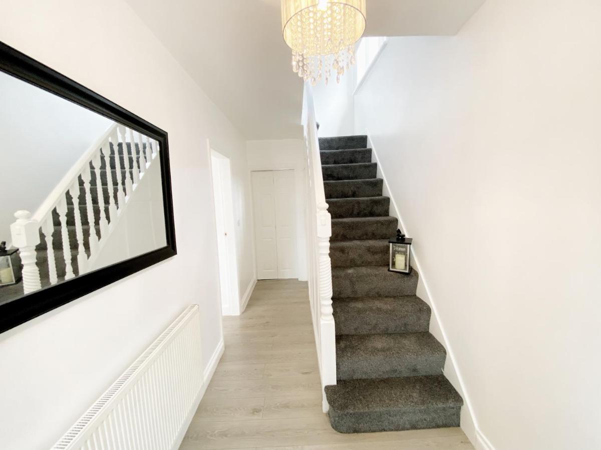 Luxurious Family Home In West Midlands Northfield Екстер'єр фото