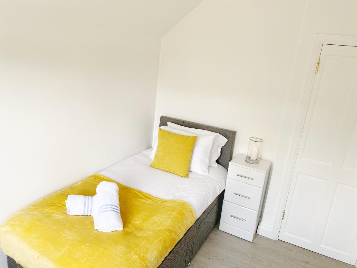 Luxurious Family Home In West Midlands Northfield Екстер'єр фото