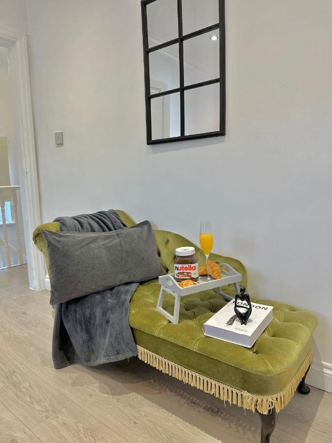 Luxurious Family Home In West Midlands Northfield Екстер'єр фото